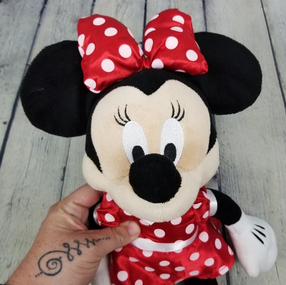 DISNEY | Minnie Mouse plushie plush doll toy - Picture 3 of 9